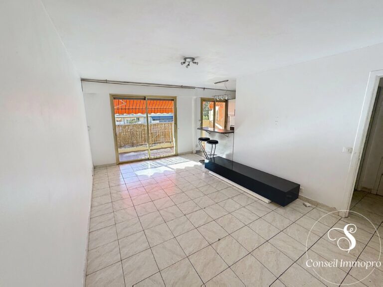 Le Cannet – Studio lumineux avec balcon plein sud