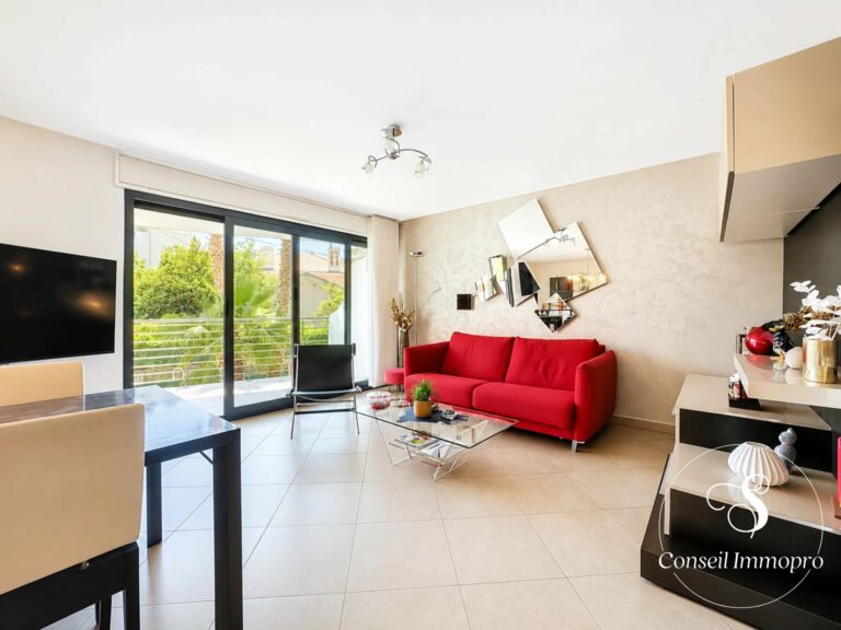 Cannes Montfleury – Superbe 3 pièces rénové avec deux terrasses, garage et cave